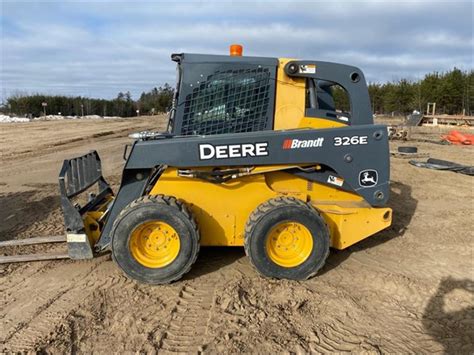 john deere 326e skid steer